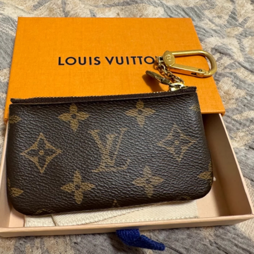 Louis Vuitton Monogram Key Holder - Brown and Gold